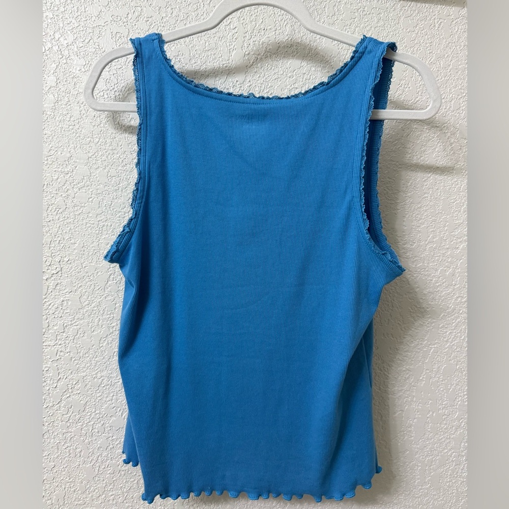 Tank Tops - Picture 4 of 8